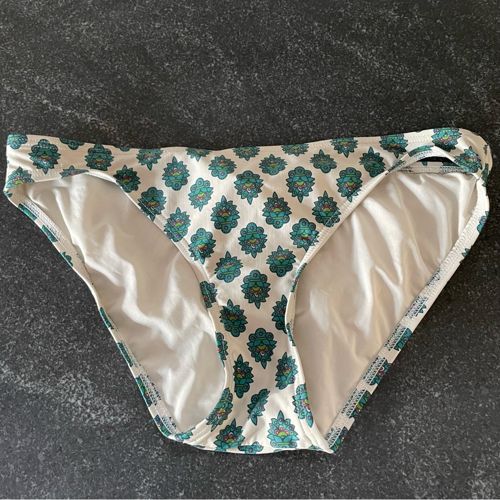 Like New! Juicy Couture Beach Royalty Floral Printed Bikini Bottoms, Size M